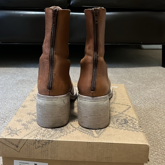 Free People Essential Chelsea Boots in brown size 41/10 - Picture 4 of 5
